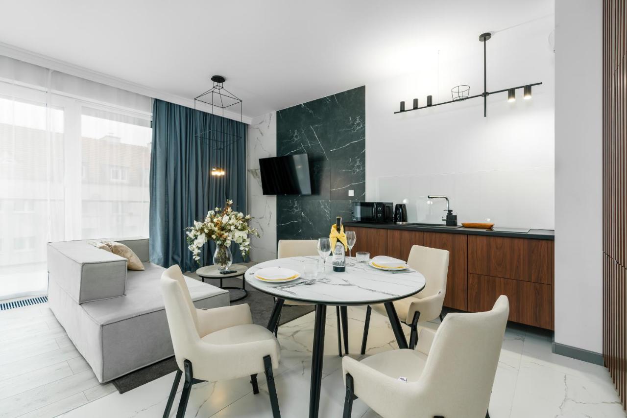 Apartments Poznan Chwaliszewo Residence With Free Garage By Noclegi Renters Exterior foto