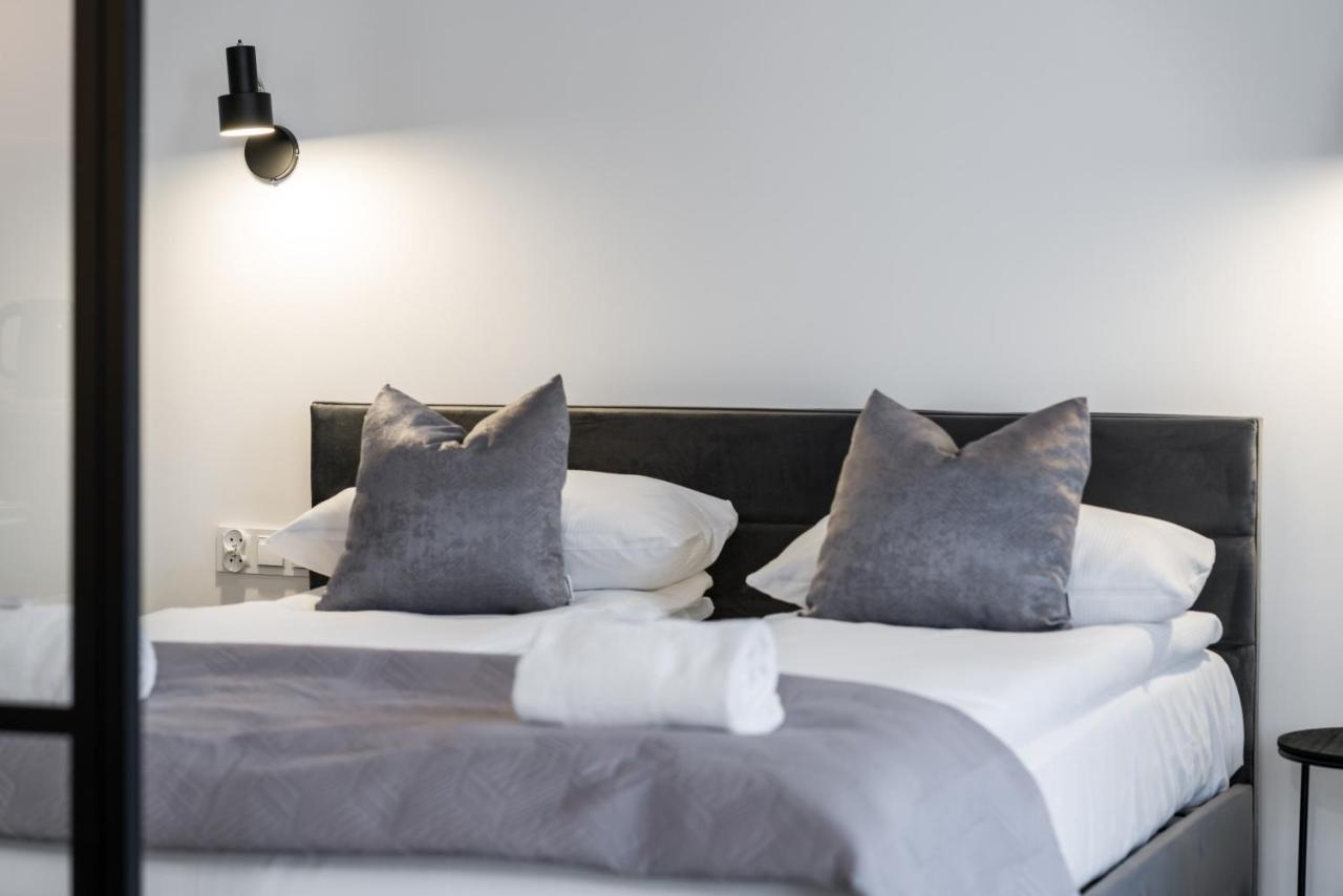 Apartments Poznan Chwaliszewo Residence With Free Garage By Noclegi Renters Exterior foto